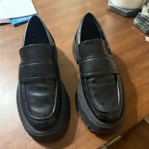 Zara Women’s Black Loafers
